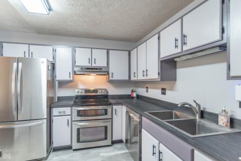 7905 Eagle Valley Pass Indianapolis IN 46214