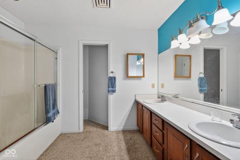 8307 W Ashford Lane Muncie IN 47304