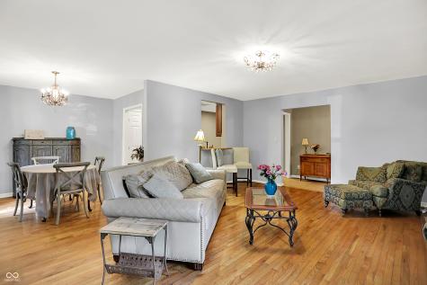 9110 Waymen Drive Indianapolis IN 46268