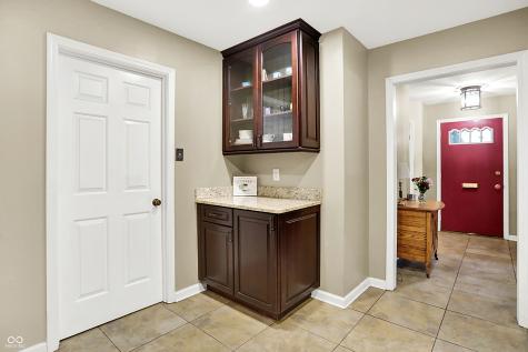 9110 Waymen Drive Indianapolis IN 46268
