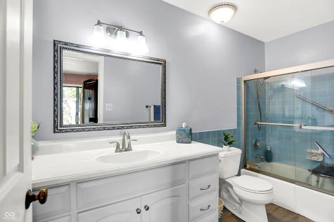 9110 Waymen Drive Indianapolis IN 46268