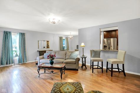 9110 Waymen Drive Indianapolis IN 46268