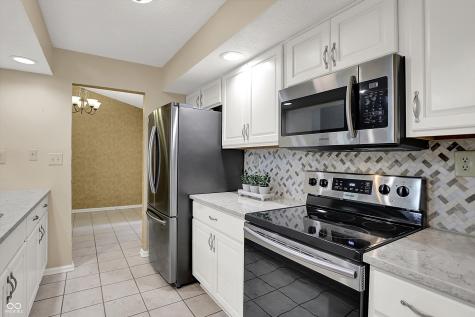 60 Dominion Drive Zionsville IN 46077