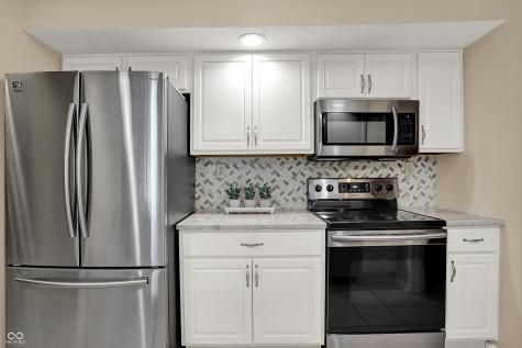 60 Dominion Drive Zionsville IN 46077