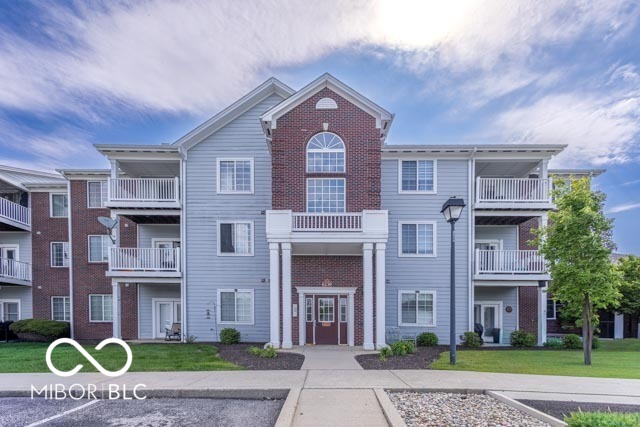 6239 Amber Creek Lane Indianapolis IN 46237