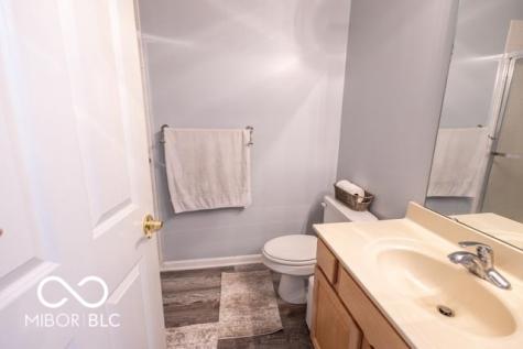 6239 Amber Creek Lane Indianapolis IN 46237