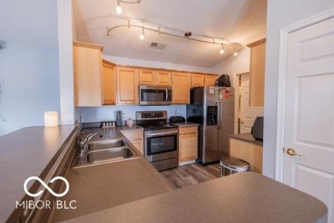 6239 Amber Creek Lane Indianapolis IN 46237