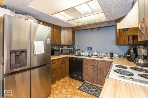 8557 La Corrida Court Indianapolis IN 46227