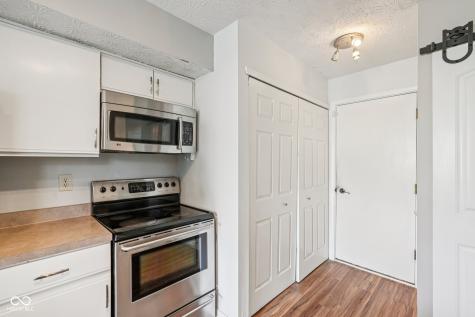 7415 Charrington Court Indianapolis IN 46254