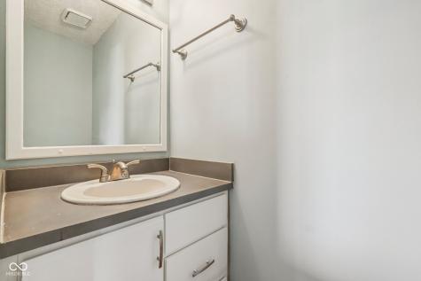 7415 Charrington Court Indianapolis IN 46254