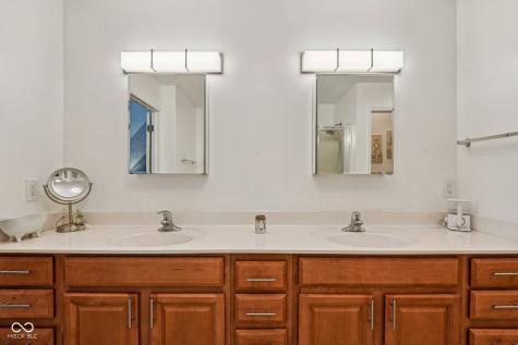 1195 Ganton Drive Avon IN 46123