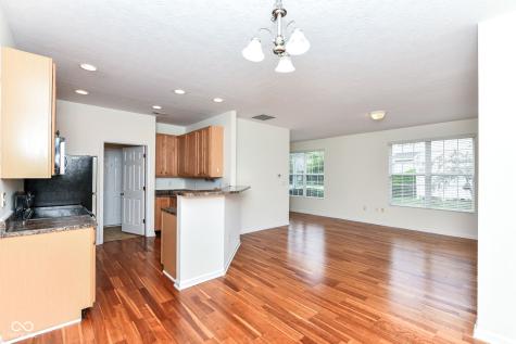 4012 Weston Pointe Drive Zionsville IN 46077