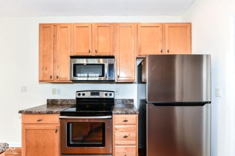 4012 Weston Pointe Drive Zionsville IN 46077