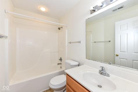 4012 Weston Pointe Drive Zionsville IN 46077
