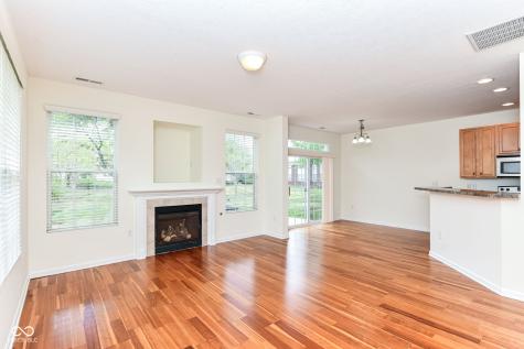 4012 Weston Pointe Drive Zionsville IN 46077
