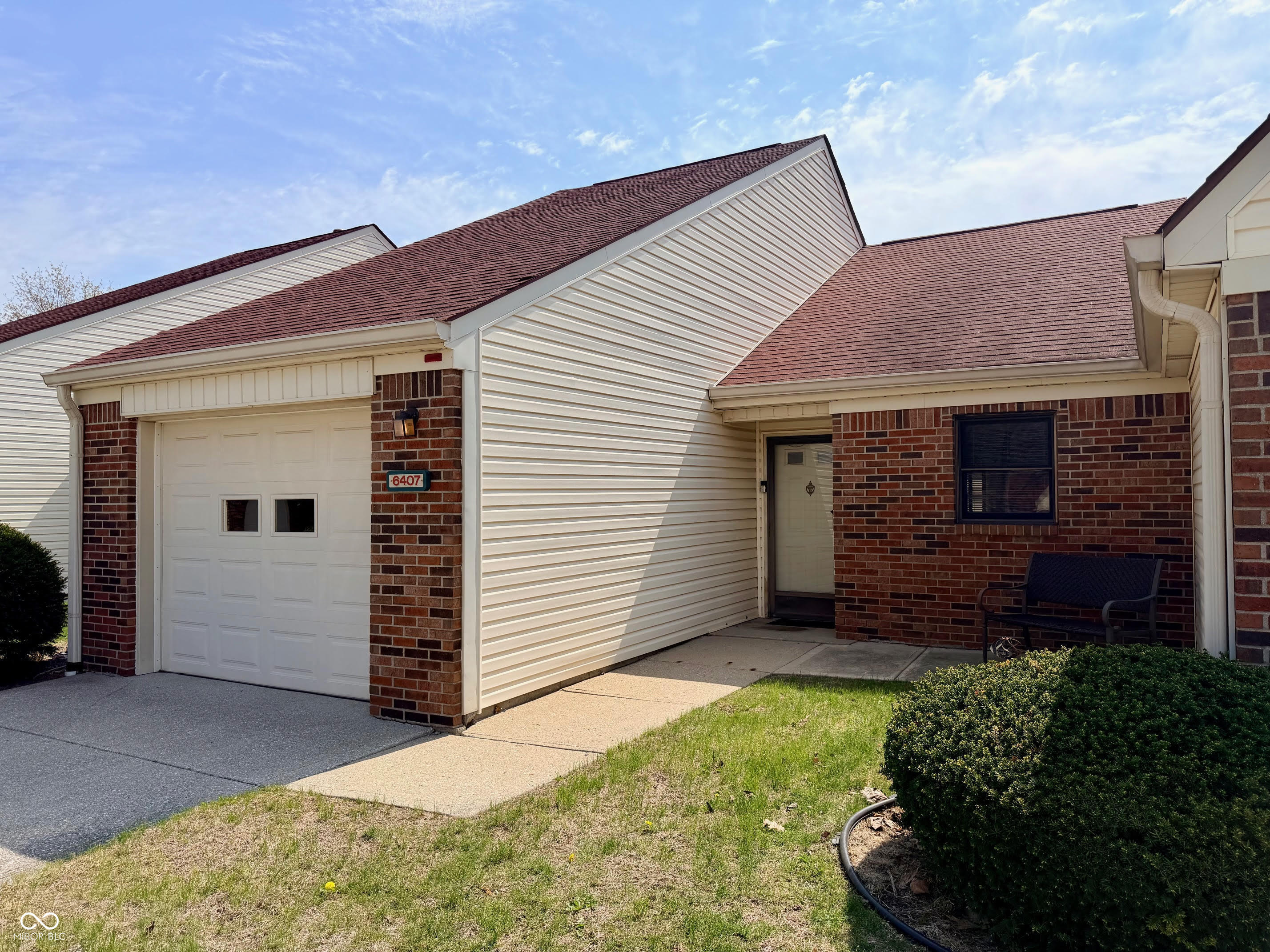 6407 Friendship Circle Indianapolis IN 46268