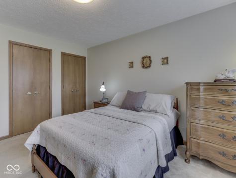 6407 Friendship Circle Indianapolis IN 46268