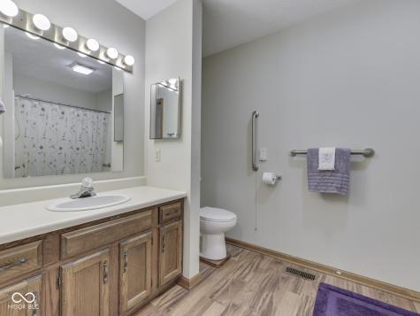 6407 Friendship Circle Indianapolis IN 46268