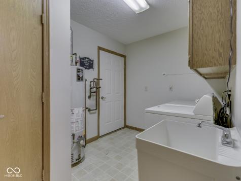 6407 Friendship Circle Indianapolis IN 46268