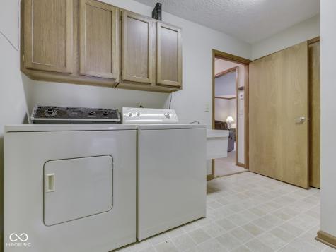 6407 Friendship Circle Indianapolis IN 46268