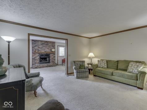 6407 Friendship Circle Indianapolis IN 46268
