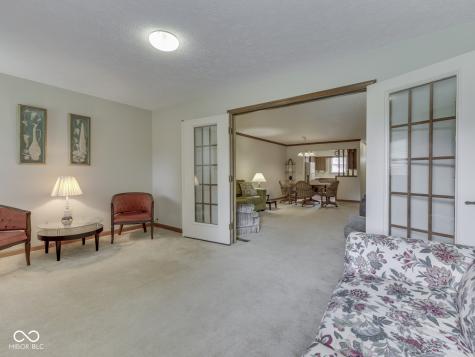 6407 Friendship Circle Indianapolis IN 46268