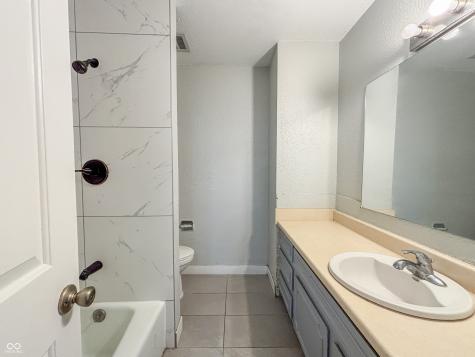 6437 Park Central Drive W Indianapolis IN 46260