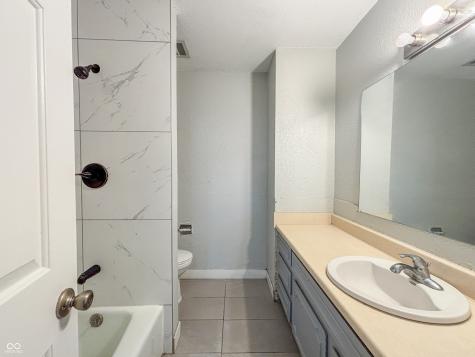 6437 Park Central Drive W Indianapolis IN 46260