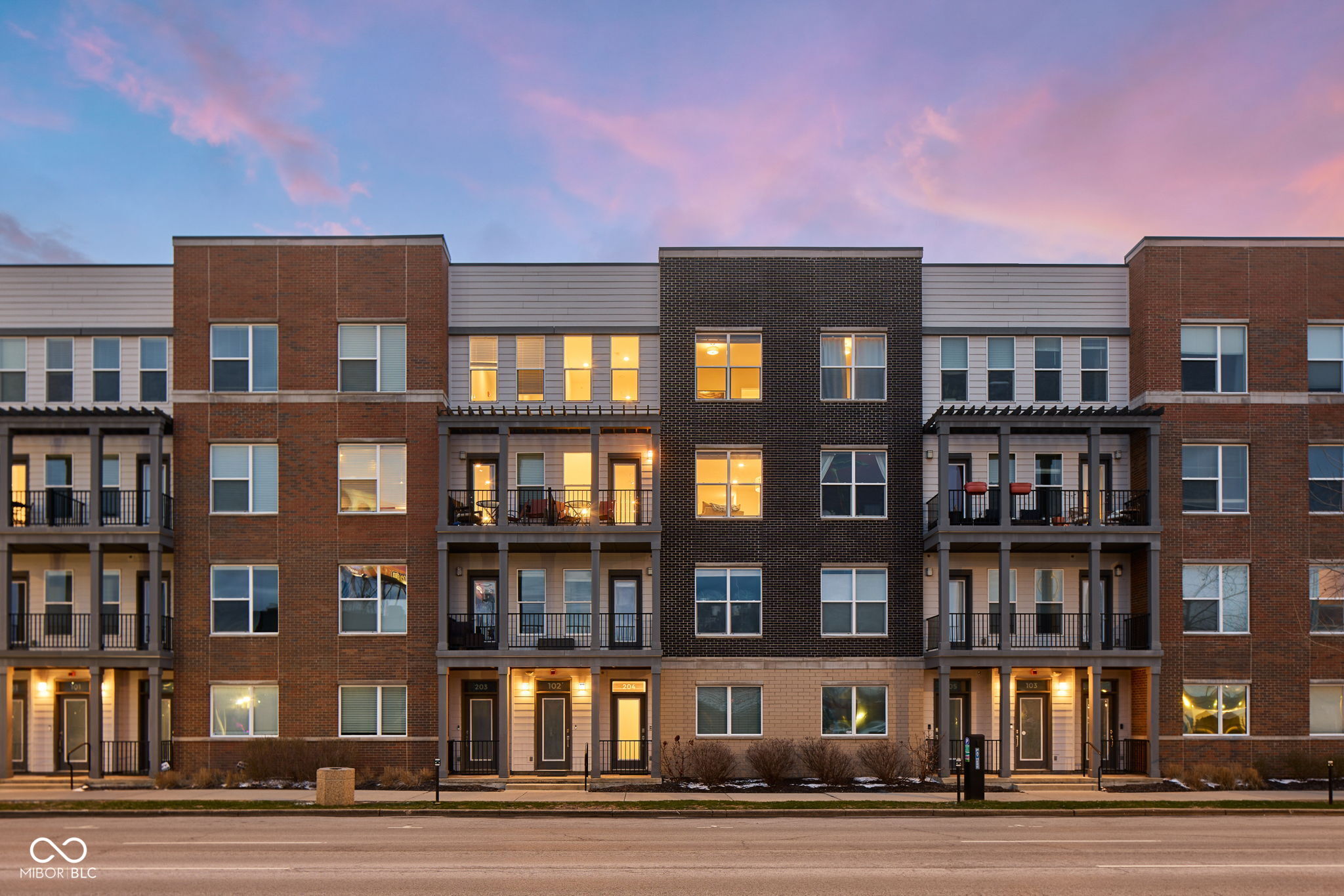 727 N Illinois Street Indianapolis IN 46204