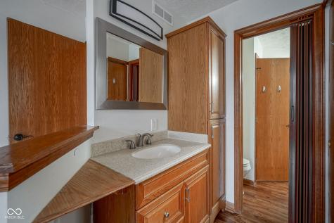7494 Charrington Court Indianapolis IN 46254