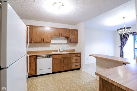 2684 Lakeshire Lane Indianapolis IN 46268