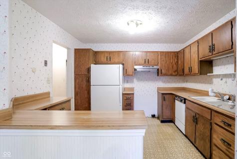 2684 Lakeshire Lane Indianapolis IN 46268