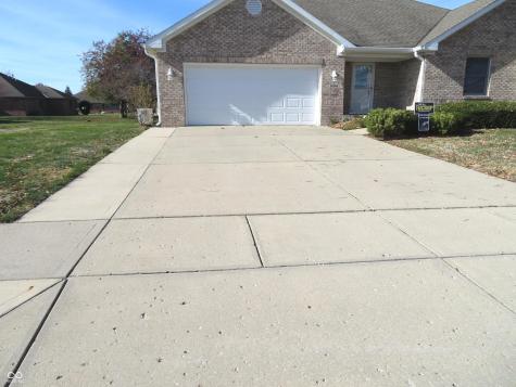 1804 Pine Cone Drive Brownsburg IN 46112