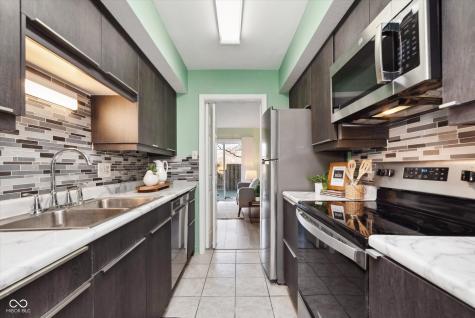 1138 Canterbury Square S Indianapolis IN 46260