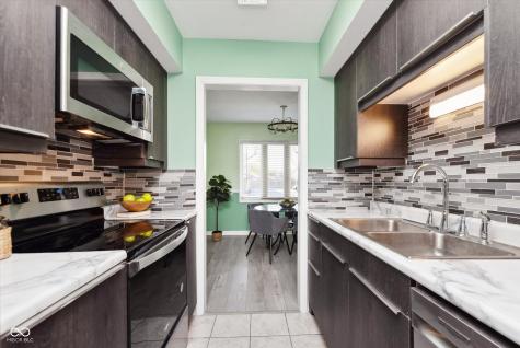1138 Canterbury Square S Indianapolis IN 46260