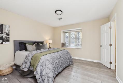 1138 Canterbury Square S Indianapolis IN 46260