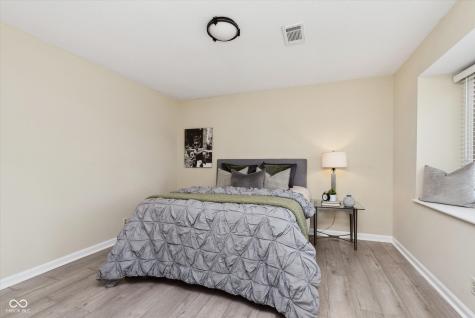 1138 Canterbury Square S Indianapolis IN 46260