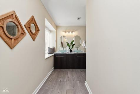 1138 Canterbury Square S Indianapolis IN 46260