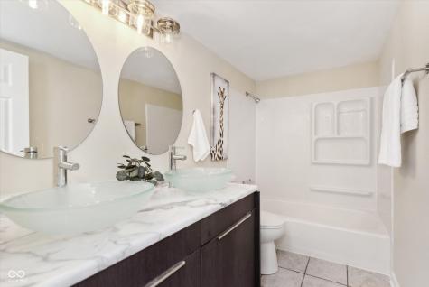 1138 Canterbury Square S Indianapolis IN 46260