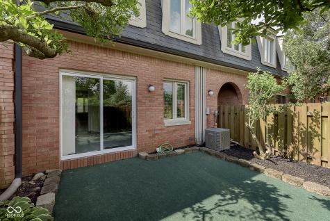 1138 Canterbury Square S Indianapolis IN 46260
