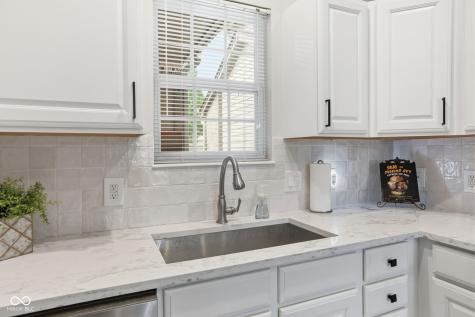 9165 Huxley Court Fishers IN 46037