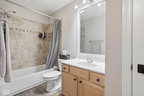 9165 Huxley Court Fishers IN 46037