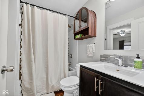 12135 Scoria Drive Fishers IN 46038