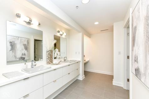 30 W Main Street Carmel IN 46032