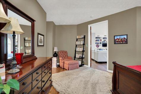 2048 Oldfields Circle N Drive Indianapolis IN 46228