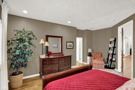 2048 Oldfields Circle N Drive Indianapolis IN 46228