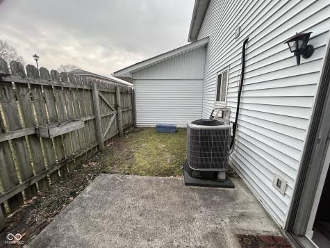 2896 Two Worlds Drive Columbus IN 47201