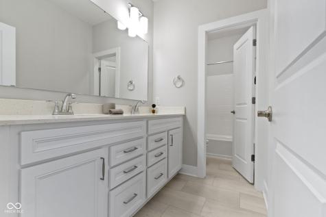 517 Steinbeck Place Carmel IN 46032