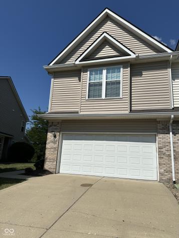 6302 Bishops Pond Lane Indianapolis IN 46268