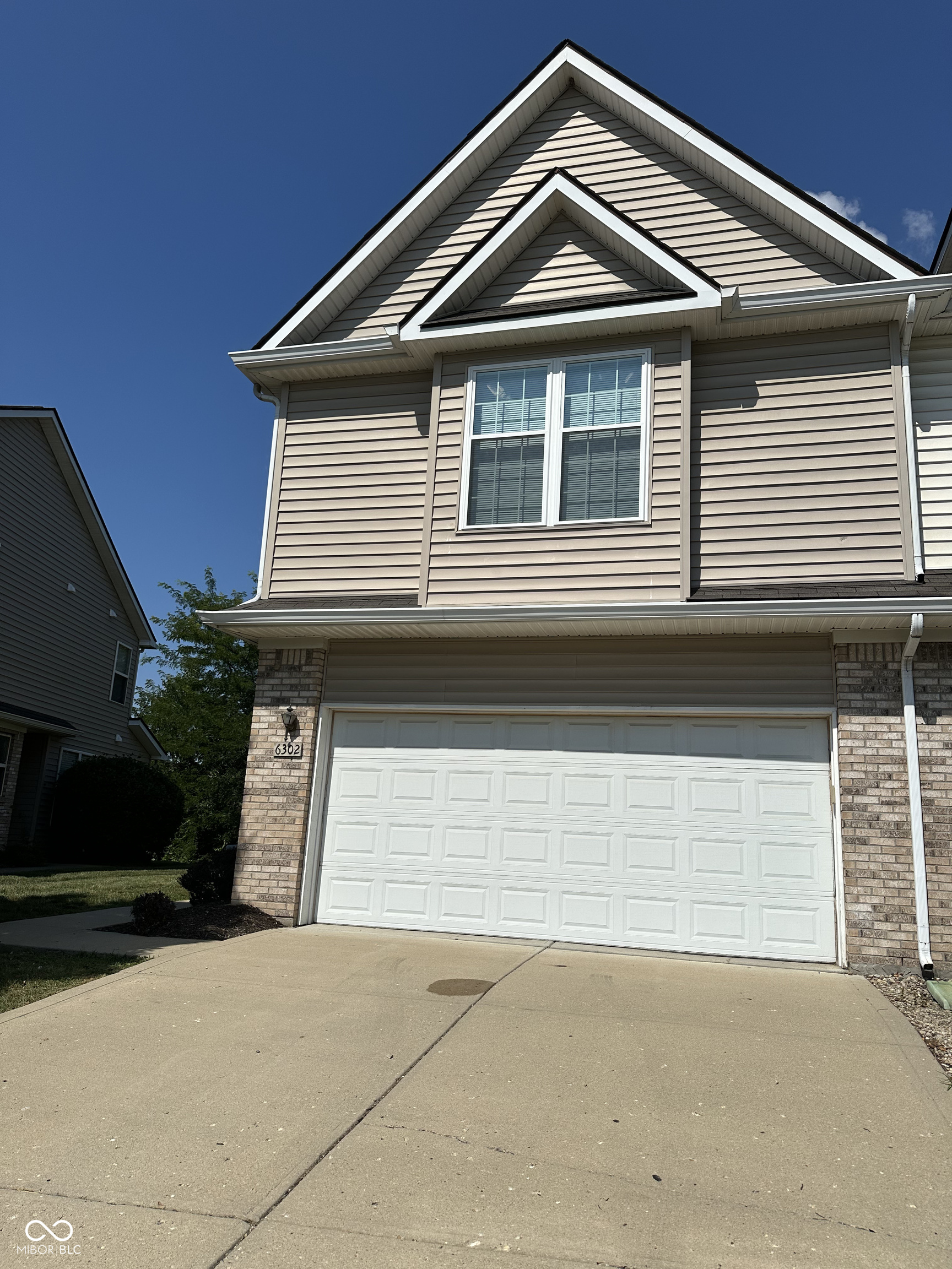 6302 Bishops Pond Lane Indianapolis IN 46268